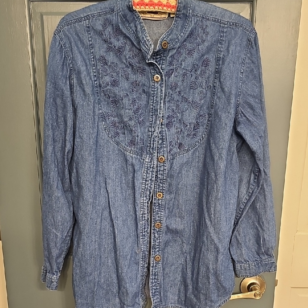 Vintage Rhythm Blue Denim Button-Up Shirt Embroidered flower women medium long